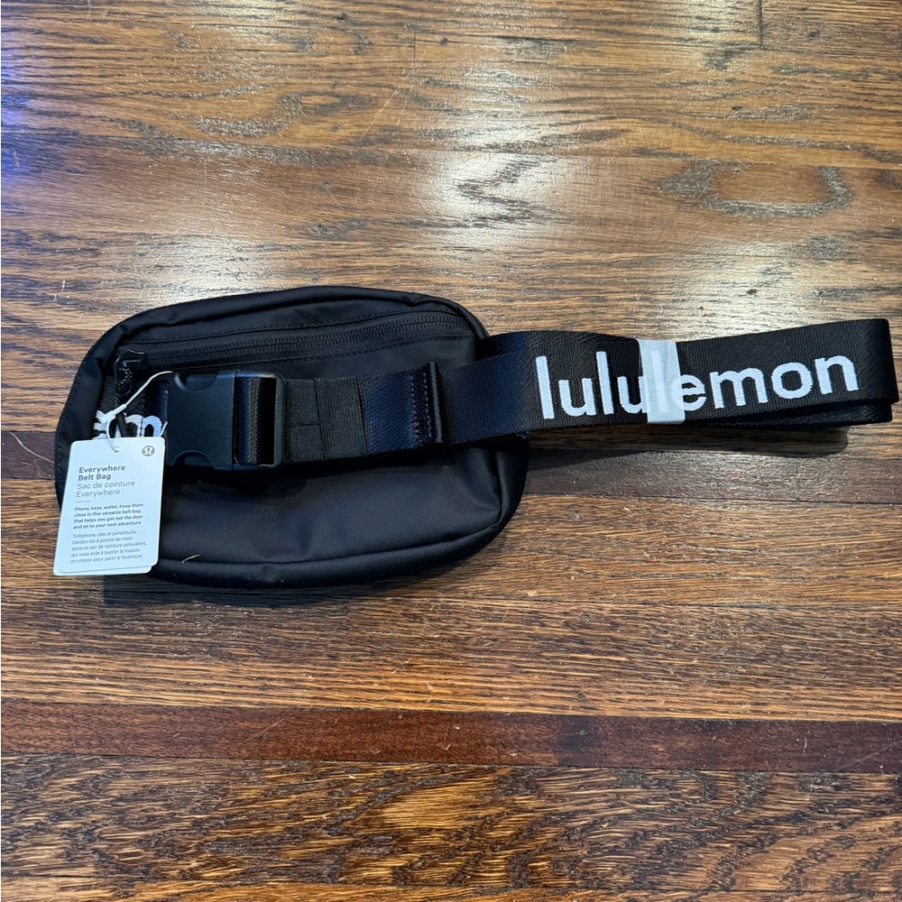 NWT Black Everywhere Black bag (Lululemon logo) - Picture 2 of 3
